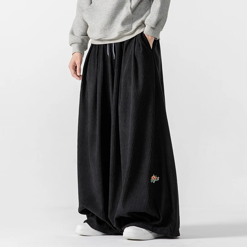 Pantaloni Larghi in Velluto a  - Corduroy Pant Warm recensione e prezzo